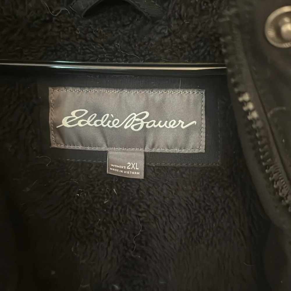 Women’s Eddie Bauer Black Puffer Vest Faux Fur Lined with Hood Size 2XL - Picture 3 of 4